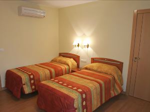 Hostal Hispanico II