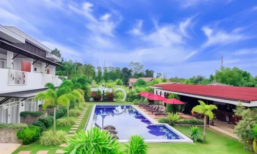 Bella Napoli Resort & Resto
