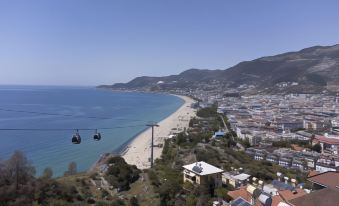 Superb Flat with Nature View and Balcony in Alanya