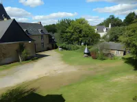 Logis Hôtel Lodge la Valette Hotels near Stade du Sillon