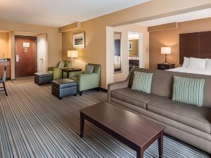 Best Western Plus Harrisburg East Inn  Suites