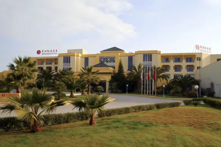 Verdi Tunis Beach Resort Отели в г. Гаммарт
