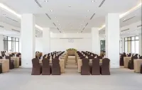 Eastin Thana City Golf Resort Bangkok – Free Scheduled Shuttle from Hotel to Suvarnabhumi Airport - Business
