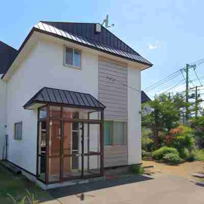 Sapporo-Enju Hiragishi House Hotel Exterior