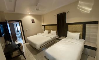 Priya Hotel