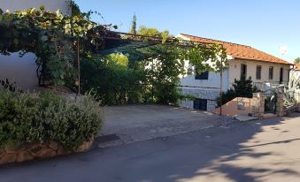Apartments and Room Caric