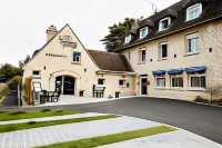 Logis Hotel le Relais de La Poste Restaurant le Fil du Temps Отели рядом с достопримечательностью «Le Normandy»
