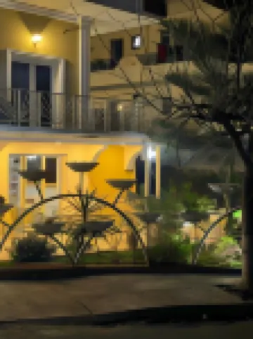 サンライズ ラグジュアリー アパートメンツ のホテル