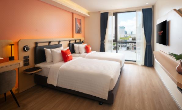 Lumen Bangkok Udomsuk Station