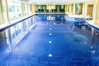 Danesfield House Hotel and Spa - parking
