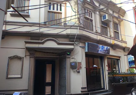 自由旅館