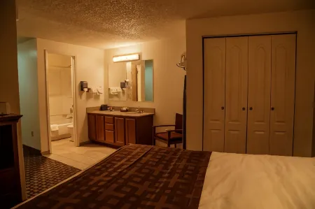 Richland Inn and Suites