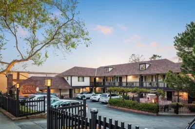 كاندل لايت إن Hotels near Carmel Beach