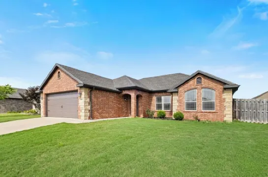 The Colorful Casa: Near AMP/Promenade/Bike Trails