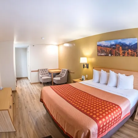 Glenwood Springs Cedar Lodge