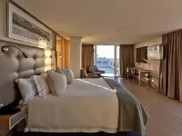 Krystal Beach Hotel Hotels near Koop Sentrum