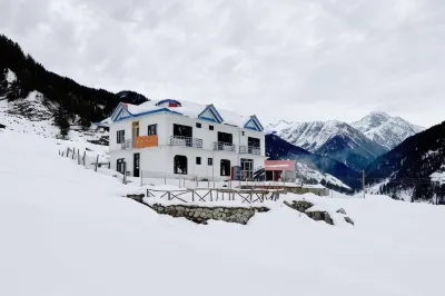 Zostel Rajgundha Hotels near Shiv temple,dhang