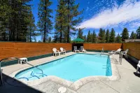 Snow Lake Lodge - Pools