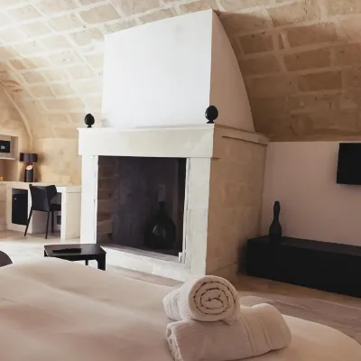 Residence Masseria Santa Lucia Hoteles cerca de La Raccolta delle Acque