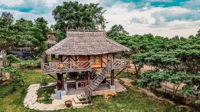 Monsamkien Farmstay Hotels near THE BOX