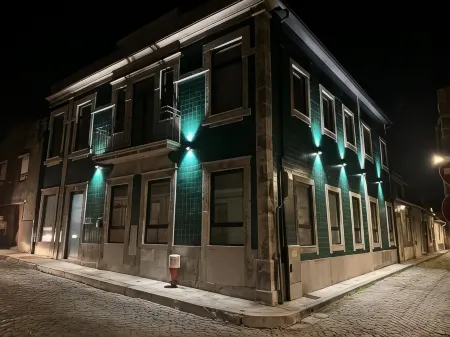 Oporto Station Hostel & Rooms Отели рядом с достопримечательностью «Parque de São Roque»