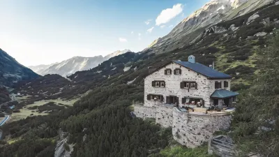 Madrisa Lodge