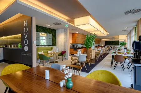 Novotel Nuernberg Messezentrum Отели рядом с достопримечательностью «Нюрнберг Мессе»