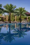 Cross Apartments and Tours - piscina