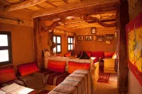 Kasbah des Montagns Maisons d'hôtes la vallée des Roses Hotels in Boumalne