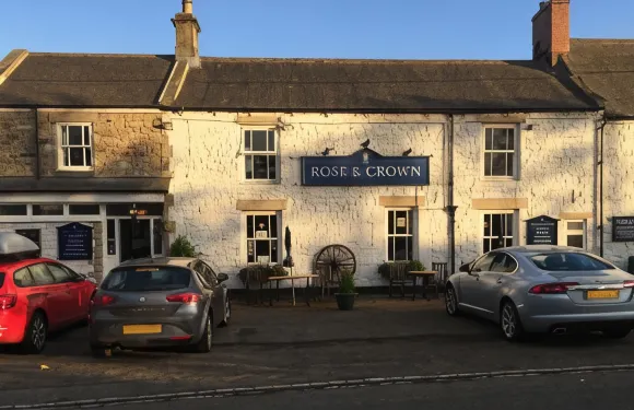 玫瑰與皇冠酒店