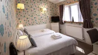 Leeming Wells Hotels in Haworth