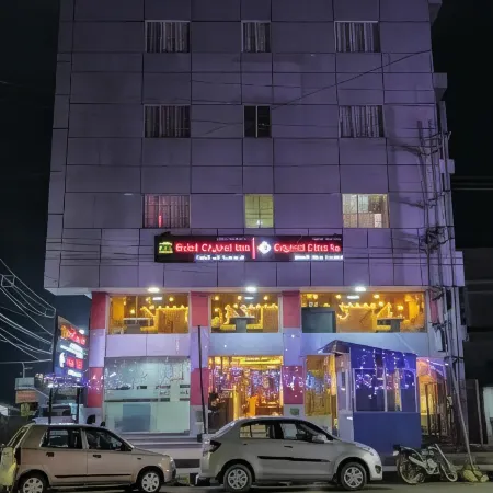Hotel Crystal Inn Отели рядом с достопримечательностью «Региональный научный центр»