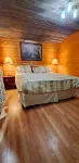 Holly's Hideaway, Cabin in the Woods
