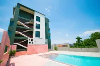 Comet Hotel Surat Thani - Swimmingpools