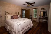 The Old Lantern Inn and Barn Hotels in Vergennes