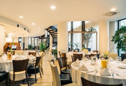 홀리데이 인 우치 바이 IHG