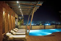 Radisson Noida - ที่มีสระว่ายน้ำ