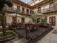 Ananda Hotel Boutique Hotels near Centro