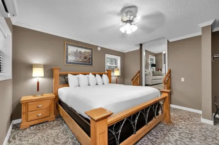 Eureka Uptown Garden Cottage