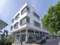 Super OYO Capital O 92096 Kuala Ulee Lheue Residence Syariah Hotels in Blang Oi