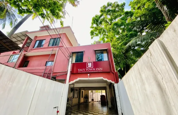 雅爾斯鎮旅館