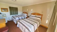 Knights Inn Colonial Fireside Inn Hotel di Pembroke