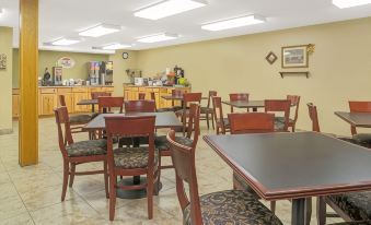 Super 8 by Wyndham St. Clair MO