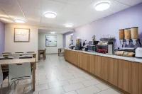 Microtel Inn & Suites by Wyndham Southern Pines / Pinehurst Hotel a Southern Pines