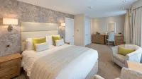 The Royal & Fortescue Hotel