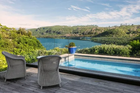 The Point Villas Отели в г. Кинлок