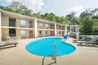 Days Inn by Wyndham Asheville Downtown North Hotels in Reems Creek