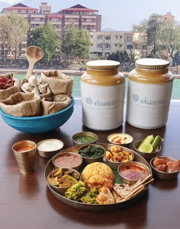 Ekaanta Отели рядом с достопримечательностью «Piran Kaliyar Sharif»