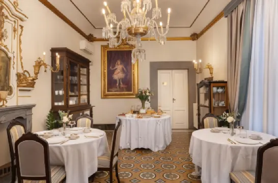 Piazza Pitti Palace - Residenza d'Epoca Hotels near Pitti Palace