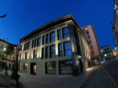 Alameda Centro Hotels near Paseo del Espolon